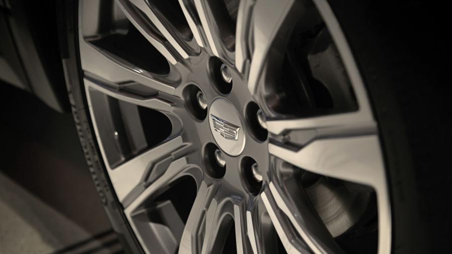 Колеса Cadillac XT4 Sport 2018 года  (NA) (фото 23 из 61)